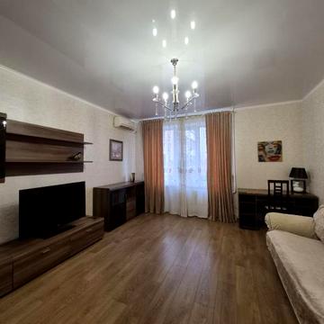 Тополина вул., 28