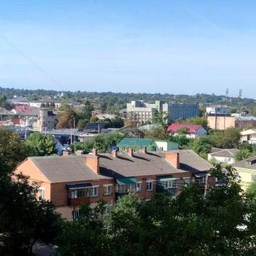 Продам 4-х кімнатну квартиру в центрі