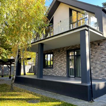 Квітнева вул.