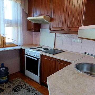 Оренда 2 кімн квартири, вул. Озерна 18, метро Героїв Дніпра 5 хв пішки