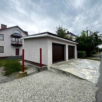 Аматорська вул., 19