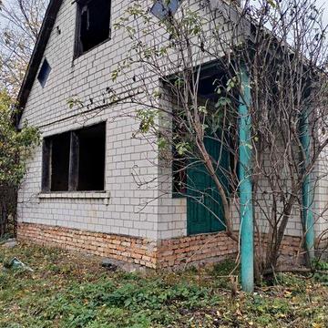 Продаж земельного частка з хатою