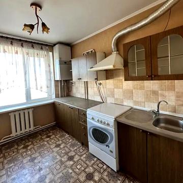 Андрія Первозванного вул. (Стахурського), 30