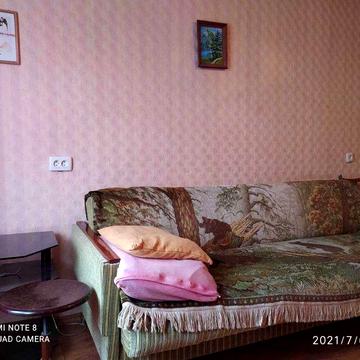 Продам под ремонт 2х к. квартиру пр. Поля, район магазина Юность