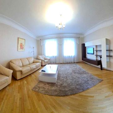 Оренда 3х кімнатної квартири в ЦЕНТРІ. вул. Б.Хмельницького. Київ.