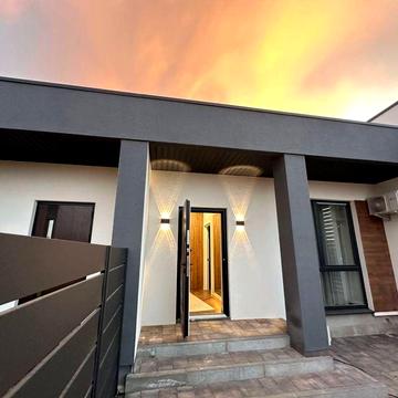 Продам котедж з комунікаціями!