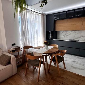Каховська вул., 62