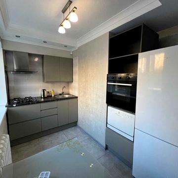 Оренда 2к Лесі Украінки 28, 2 пов, 43м, ст.м. Печерська, Печерськ