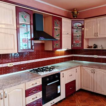 Київська вул., 142