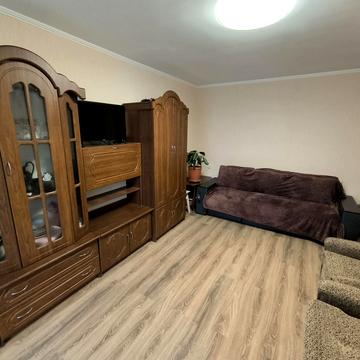 Будівельників бульв., 40