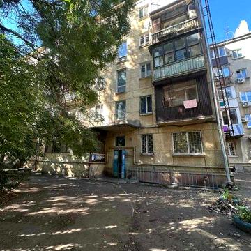 продам однокомнатную квартиру рядом с Центром