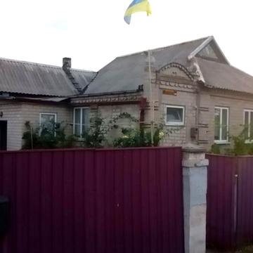 Продається будинок(без аренди,живуть люди) в центрі Петропавлівки.