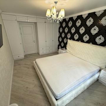 Стрітенська вул. (Комсомольська), 7