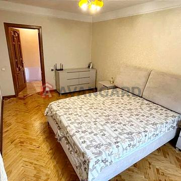 Березняківська вул., 24