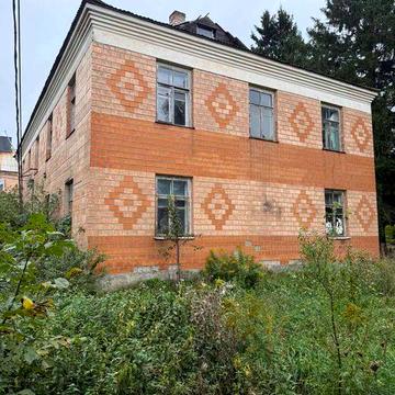 Продам двоповерхову будівлю