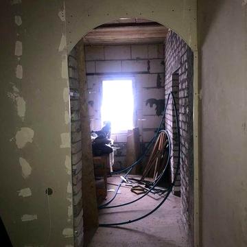 Продам дім. З недоробленим ремонтом