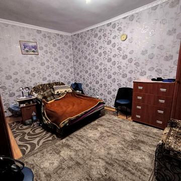 Середня вул., 44