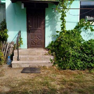 Продам будинок в селищі Печеніги  Харківської області.