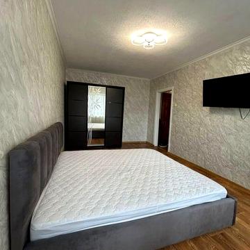 Оренда 1 кімнатноі квартири вул Незалежності .