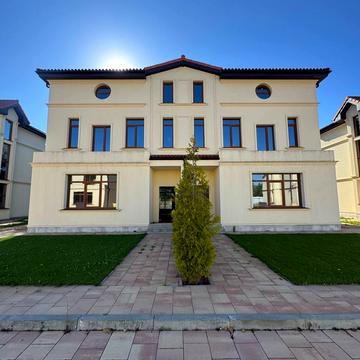 Фонтанна, 13