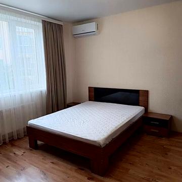 Європейська вул., 1