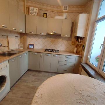 Соборна пл., 10