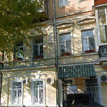 Дворівнева квартира в центрі міста