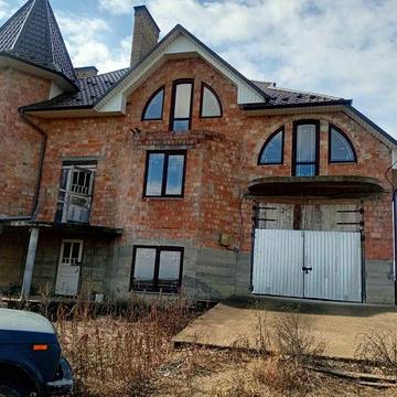 Продам новобудову 350 м.кв. на 22 сот. в Горішних Шерівцях