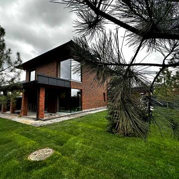 Продаж неймовірного будинку в соснах, преміальної якості