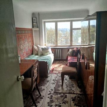 Гоголівська вул., 1
