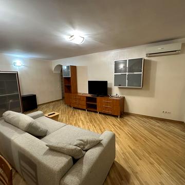 Миколи Бажана просп., 26