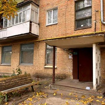 2 к квартира під ремонт. Вулиця Миру