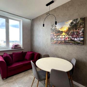 Сдам трехкомнатную кварииру в ЖК Горизонт