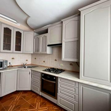 Миколи Бажана просп., 7
