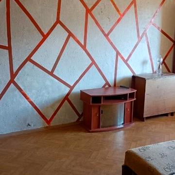 Тростянецька вул., 7