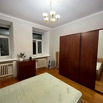 Лютеранська вул., 8
