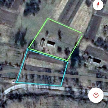 Продається дві ділянки з будовою.