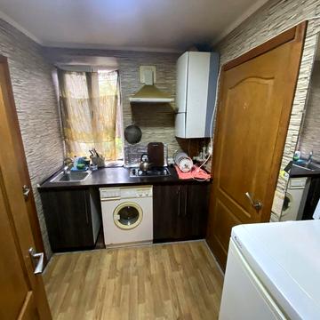 Крута вул., 3
