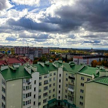 Продається дворівнева квартира