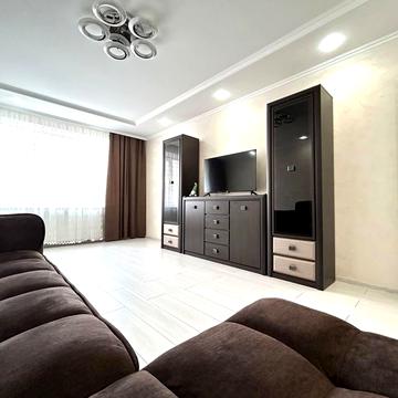 Степана Бандери просп., 85