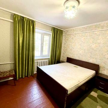 Продам  трикімнатної квартири в Варварівці.