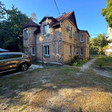 1/2 2-поверхового Дому / Приват.будинку м. Житомирська  БЕЗ господарів