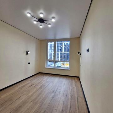 Богдана Хмельницького вул., 94