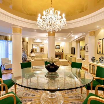 Академіка Андрія Сахарова вул., 80