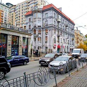 Продаж 3 кімнатної квартири з мансардой, Бессарабська пл 5, під ремонт