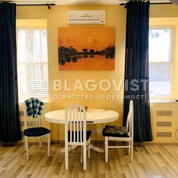 Продаж квартири(52м2)  вул. Хрещатик, 13  Центр Майдан незалежності