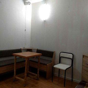 ул. Ивашкевича, своя 2 комн квартира 1й этаж можно под бизнес, салон ЖК Ивашкевича