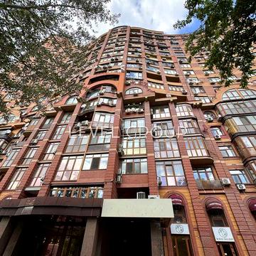Оренда 3х кім 125м2 з ремонтом на  Коновальця  з паркінгом Центр