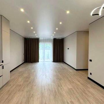 Будиночок з новим ремонтом та прекрасним розташуванням