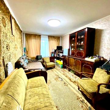 м Дарниця, Соловяненка 4, продаж 3к квартири,не високий поверх !